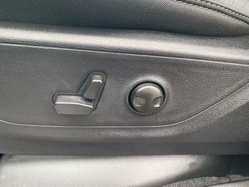 New 2026 RAM 1500 4x4 Crew Cab image 12