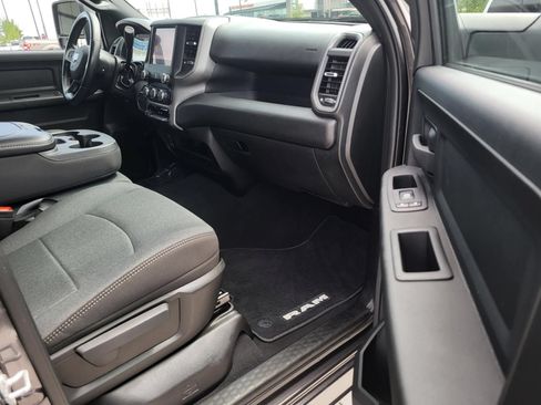 Used 2024 RAM 3500 Tradesman w/ Chrome Appearance Group AWD/4WD image 8