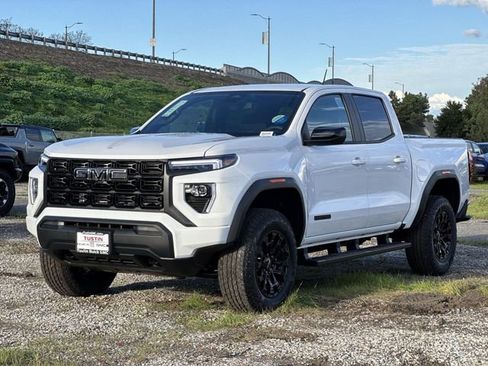 New 2026 GMC Canyon Elevation w/ LPO, Black Badging Package image 6