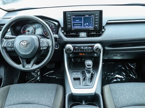 Certified 2022 Toyota RAV4 XLE w/ Convenience Package FWD image 13