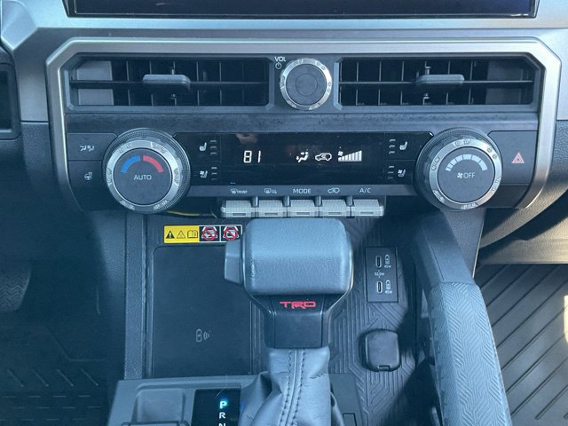 Used 2025 Toyota 4Runner TRD Off-Road Premium AWD/4WD image 32