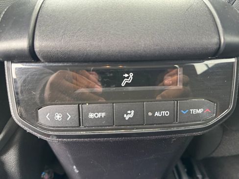 Used 2023 Toyota Highlander XSE image 20