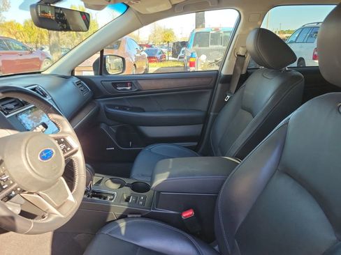 Used 2018 Subaru Outback 2.5i Limited image 17