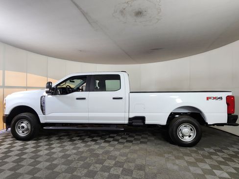 New 2026 Ford F250 XL w/ FX4 Off-Road Package image 4