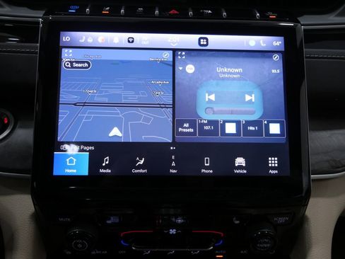 Used 2022 Jeep Grand Cherokee Limited 4xe image 21