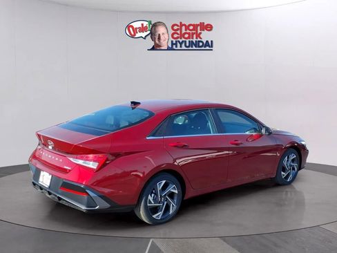 New 2026 Hyundai Elantra Limited FWD image 5