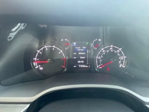 Used 2022 Toyota 4Runner SR5 Premium w/ Moonroof Package AWD/4WD image 32