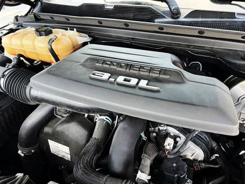 Used 2020 RAM 1500 Laramie image 36