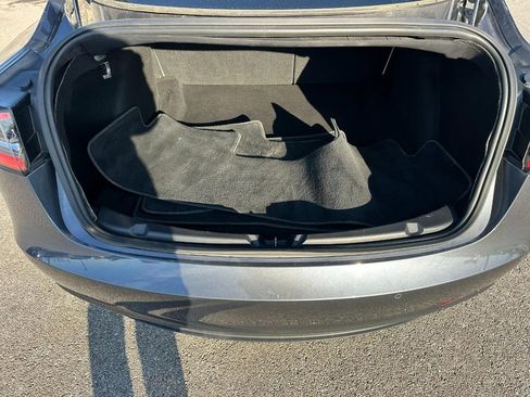 Used 2018 Tesla Model 3 Mid Range image 5