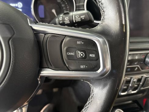 Used 2022 Jeep Wrangler Unlimited Sahara w/ Cold Weather Group AWD/4WD image 14