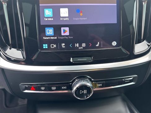 Used 2025 Volvo V60 B5 Cross Country Plus image 22