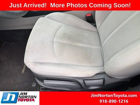 Used 2018 Hyundai Sonata SE w/ Cargo Package FWD image 9