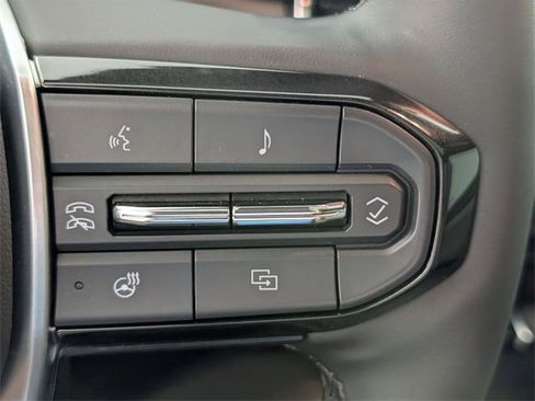 Certified 2024 Chevrolet Colorado ZR2 w/ ZR2 Convenience Package III image 17