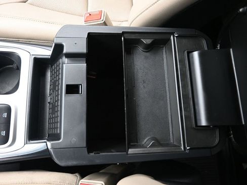 Used 2020 Ford Explorer Limited w/ Class III Trailer Tow Package image 21