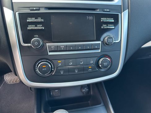 Used 2016 Nissan Altima 2.5 S w/ Power Driver Seat Package FWD image 12