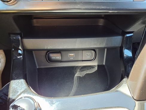 Used 2025 Kia Seltos S FWD image 10