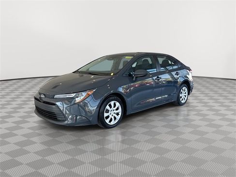 Used 2023 Toyota Corolla LE image 6