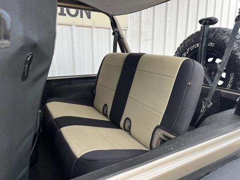 Used 2005 Jeep Wrangler Unlimited image 10