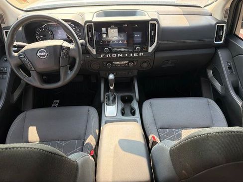 Certified 2025 Nissan Frontier SV w/ SV Convenience Package RWD image 17