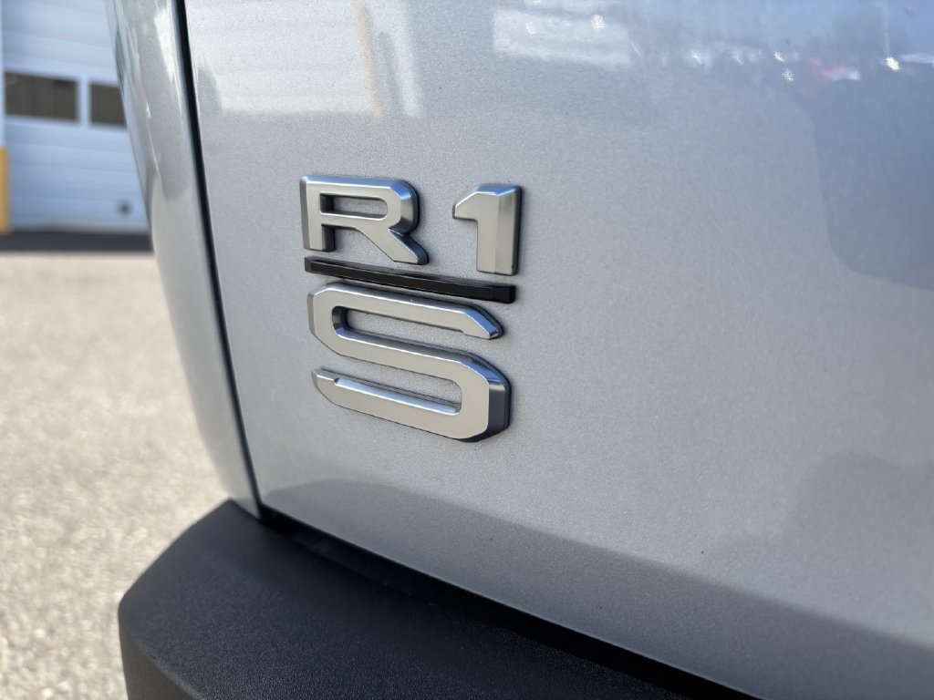 Used 2025 Rivian R1S Adventure Dual AWD/4WD image 11