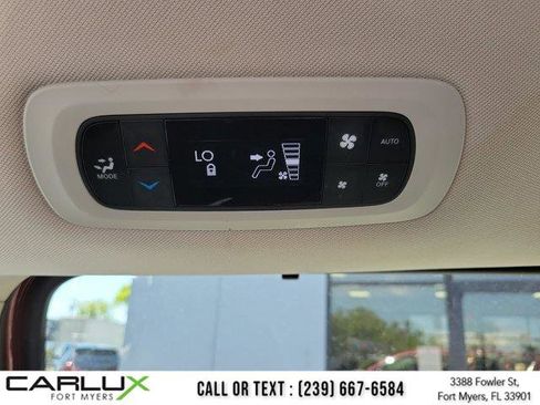 Used 2023 Chrysler Pacifica Touring-L FWD image 17
