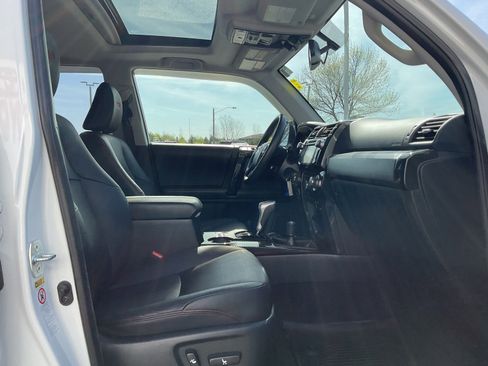 Used 2019 Toyota 4Runner TRD Off-Road Premium AWD/4WD image 14