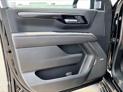 New 2026 Chevrolet Suburban RST w/ Advanced Technology Package AWD/4WD image 25