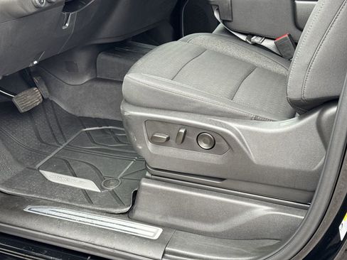 Used 2025 Chevrolet Silverado 1500 LT image 17