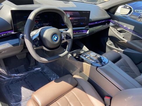 Used 2025 BMW i5 xDrive40 w/ Premium Package AWD/4WD image 24