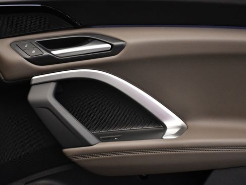 Used 2025 Audi Q5 Premium w/ Convenience Package image 49