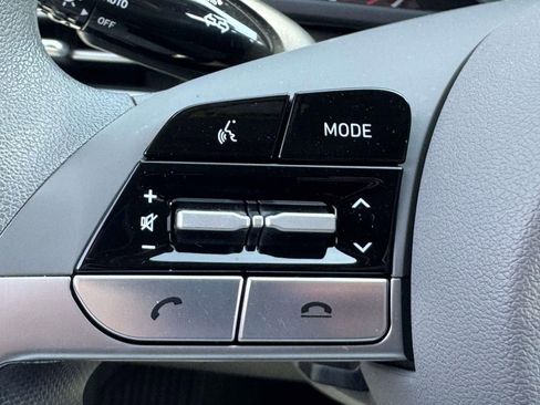 Certified 2023 Hyundai Elantra SEL image 19