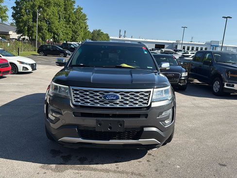 Used 2017 Ford Explorer Platinum AWD/4WD image 8