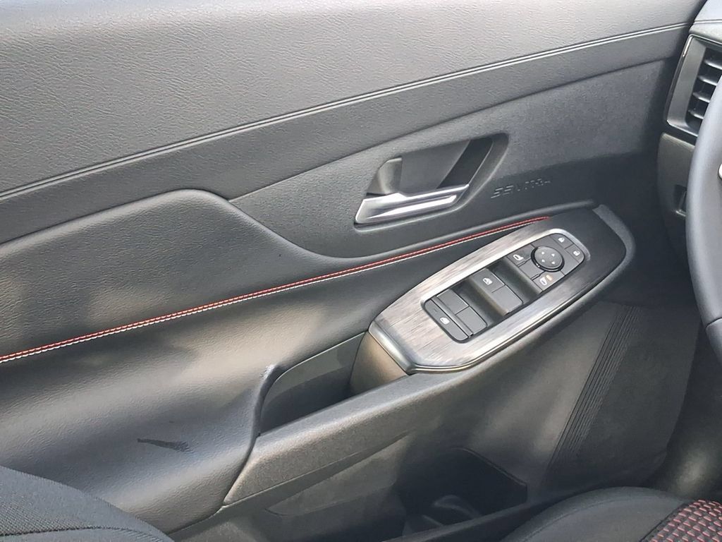 New 2027 Nissan Sentra SR FWD image 26