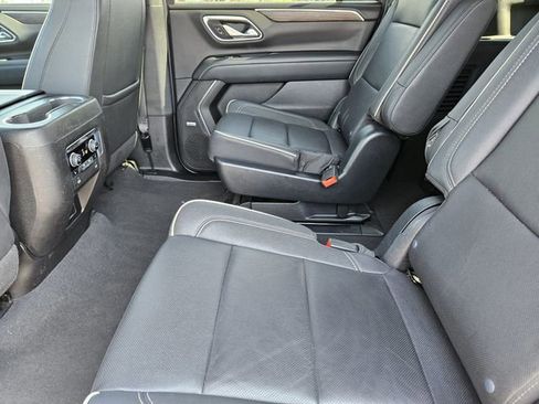 Used 2023 Chevrolet Suburban Premier image 30