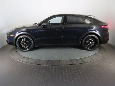 Certified 2022 Porsche Cayenne Turbo GT AWD/4WD image 2