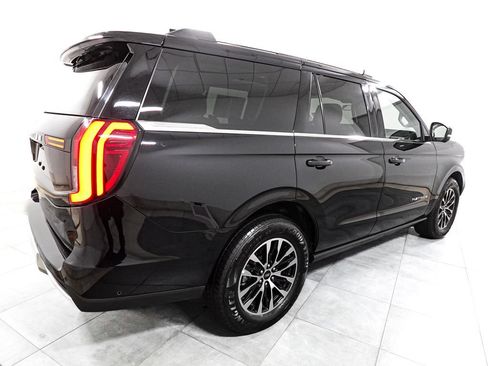 Certified 2025 Ford Expedition Platinum AWD/4WD image 9