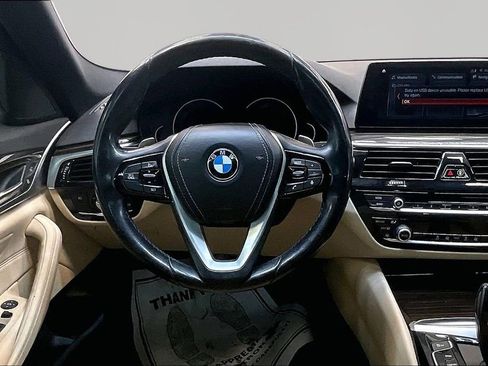 Used 2017 BMW 530i xDrive AWD/4WD image 10