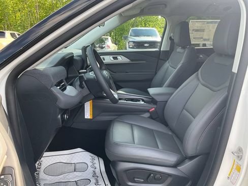 New 2026 Ford Explorer Active w/ Active Comfort Package RWD image 16