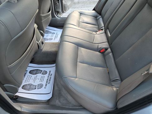 Used 2005 Saturn L-Series L300 FWD image 31