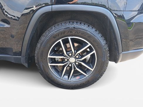 Used 2018 Jeep Grand Cherokee Trailhawk w/ Trailhawk Luxury Group AWD/4WD image 32