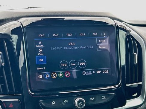 Used 2023 Chevrolet Traverse LT FWD image 11