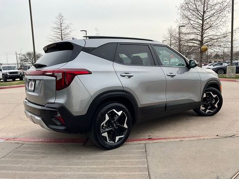 Used 2025 Kia Seltos S image 6