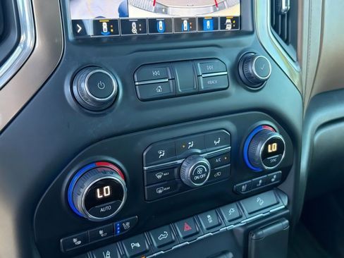 Used 2020 Chevrolet Silverado 3500 High Country w/ Z71 Off-Road Package AWD/4WD image 20