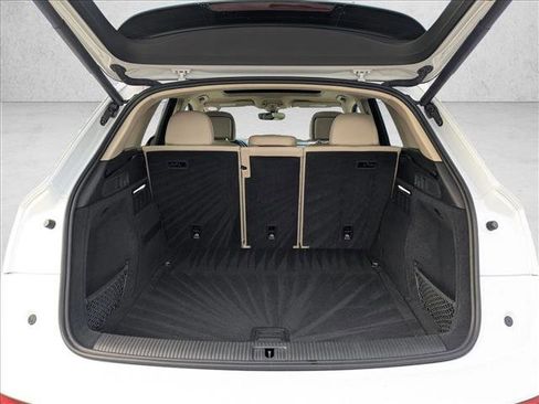 Used 2021 Audi Q5 Premium w/ Convenience Package image 6