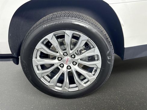 Certified 2023 GMC Yukon XL Denali AWD/4WD image 33