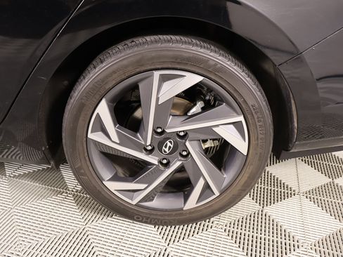 Used 2024 Hyundai Elantra Limited image 20