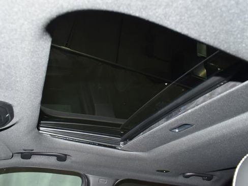 New 2025 Jeep Grand Cherokee L Altitude image 12