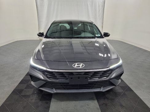 Used 2025 Hyundai Elantra Sport FWD image 14