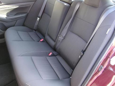 Used 2025 Nissan Altima 2.5 SV FWD image 10
