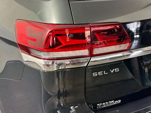 Used 2021 Volkswagen Atlas SEL FWD image 36